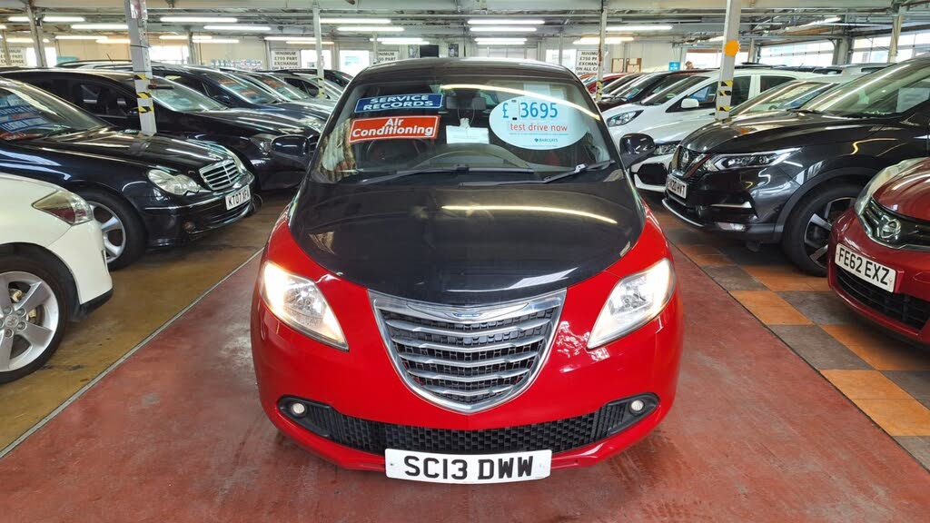 2013 Chrysler Ypsilon 1.2 Black&Red