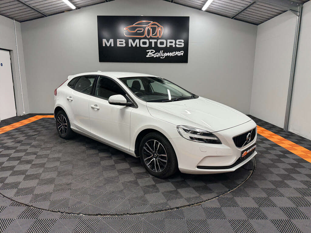 2018 Volvo V40 2.0 T3 Momentum Nav Plus