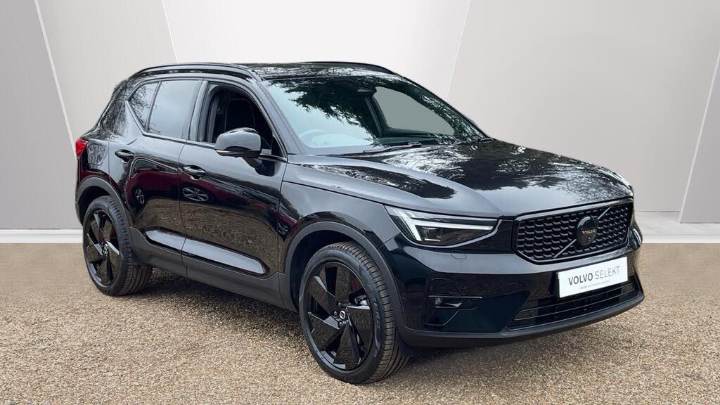2025 Volvo XC40 2.0 B4 Ultra Black Edition