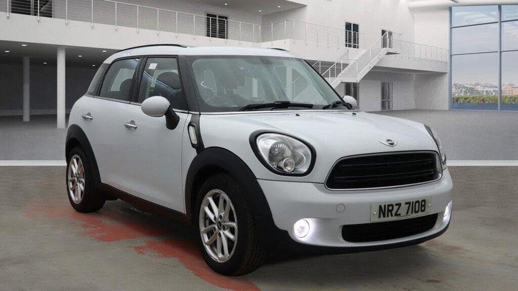 2014 MINI Mini Countryman 1.6TD Cooper D Business Edition (Chili)