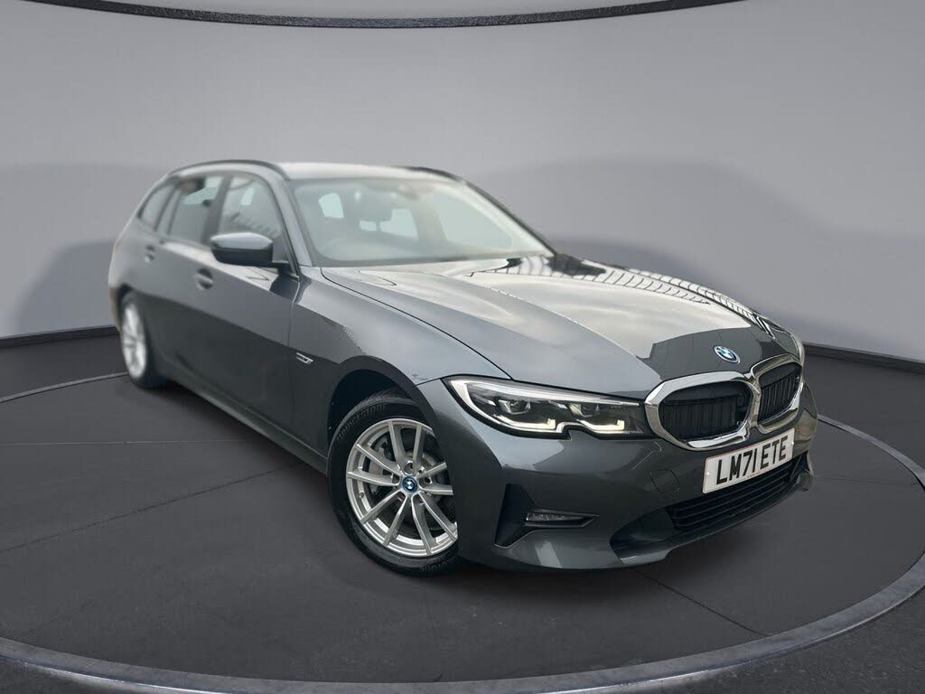2021 BMW 3 Series 2.0 330e xDrive SE Pro Touring 5d