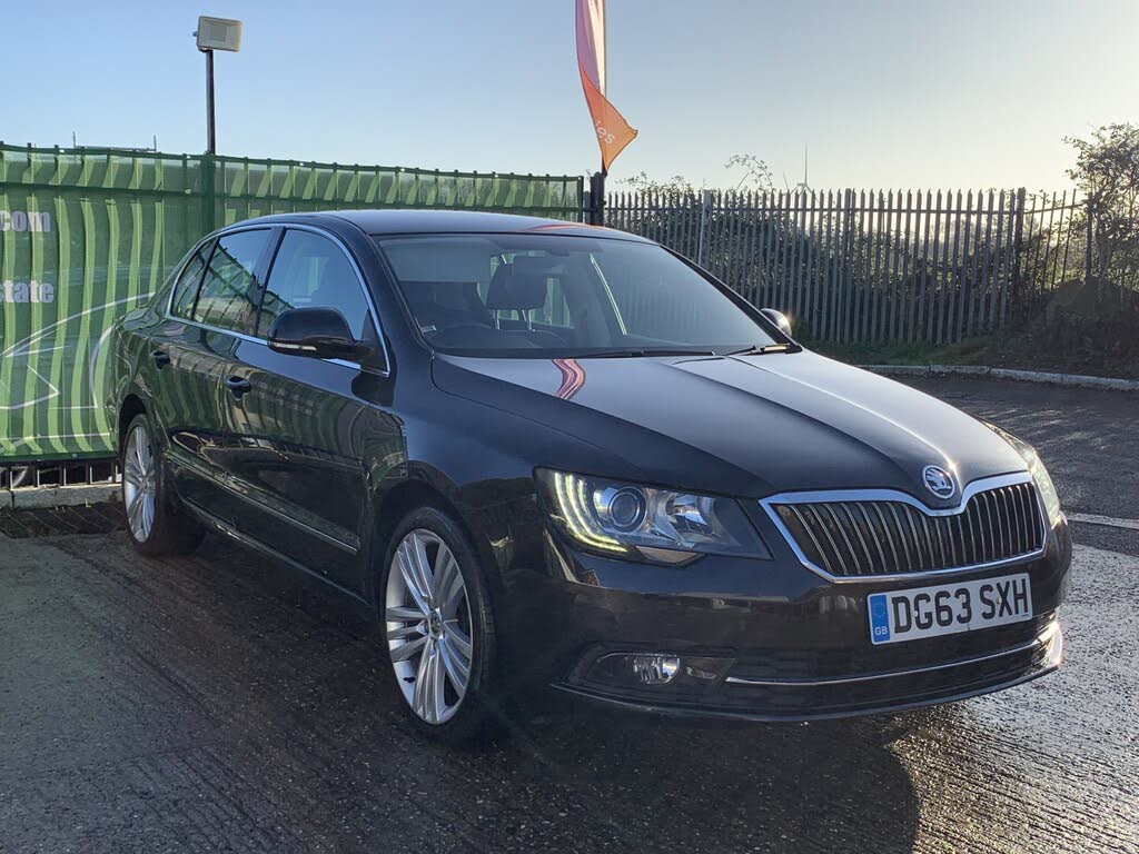 2013 Skoda Superb 2.0TDI Elegance (170ps) Hatchback