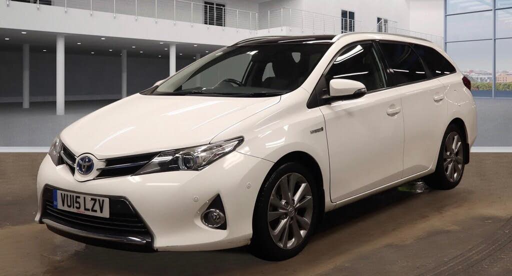 2015 Toyota Auris 1.8 VVT-i HSD Excel Touring Sports E-CVT