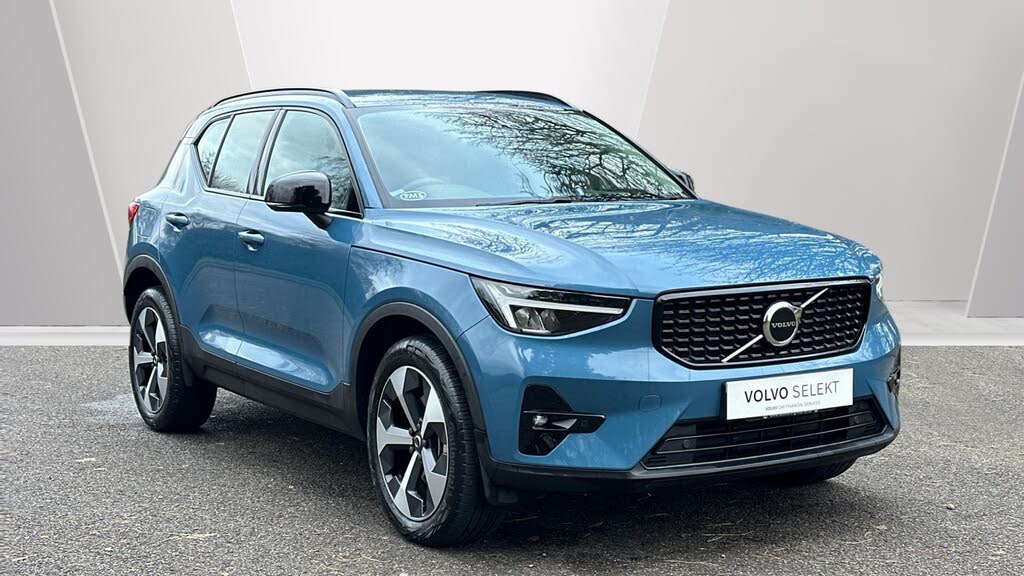 2023 Volvo XC40 2.0 B3 Plus