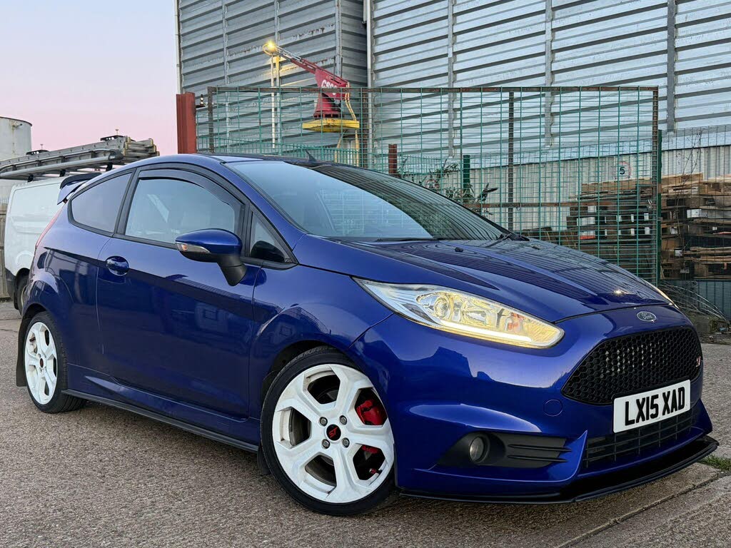 2015 Ford Fiesta 1.6 ST 2