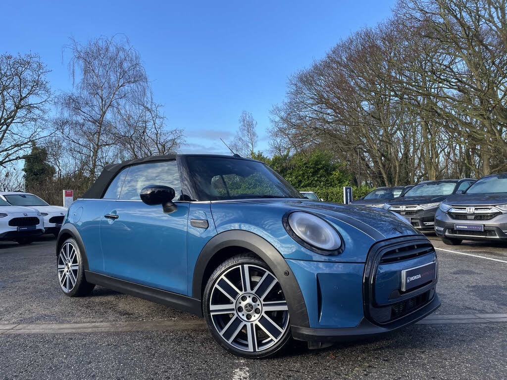 2022 MINI Mini 1.5 Cooper Exclusive Convertible 2d
