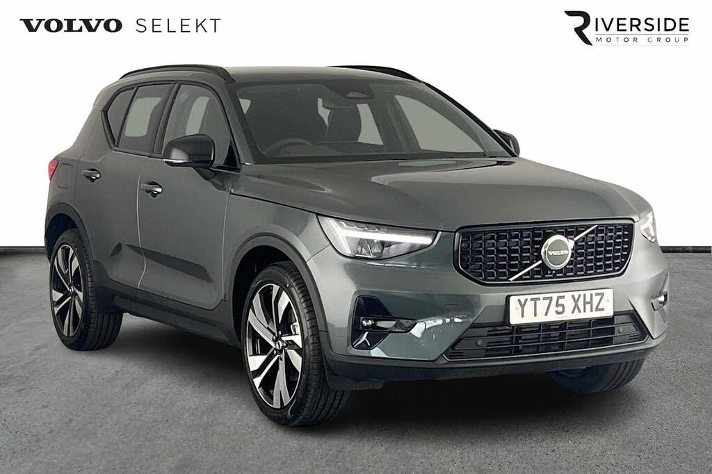 2025 Volvo XC40 2.0 B3 Plus Pro