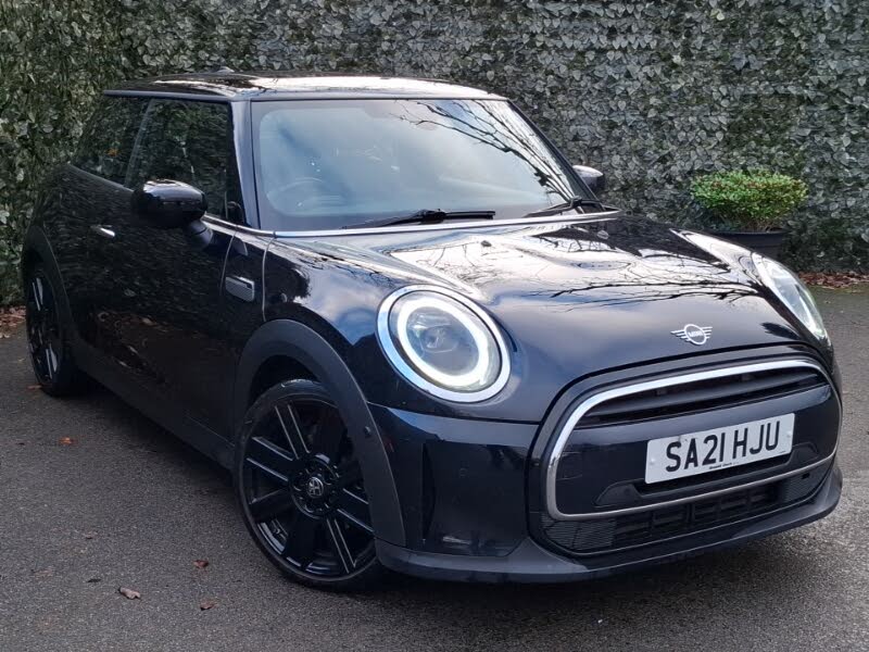 2021 MINI Mini 1.5 Cooper Exclusive Hatchback 3d