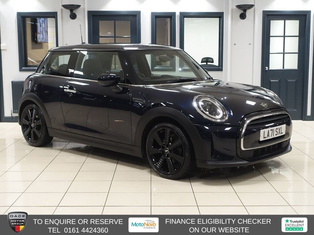 2022 MINI Mini 1.5 Cooper Exclusive Hatchback 3d