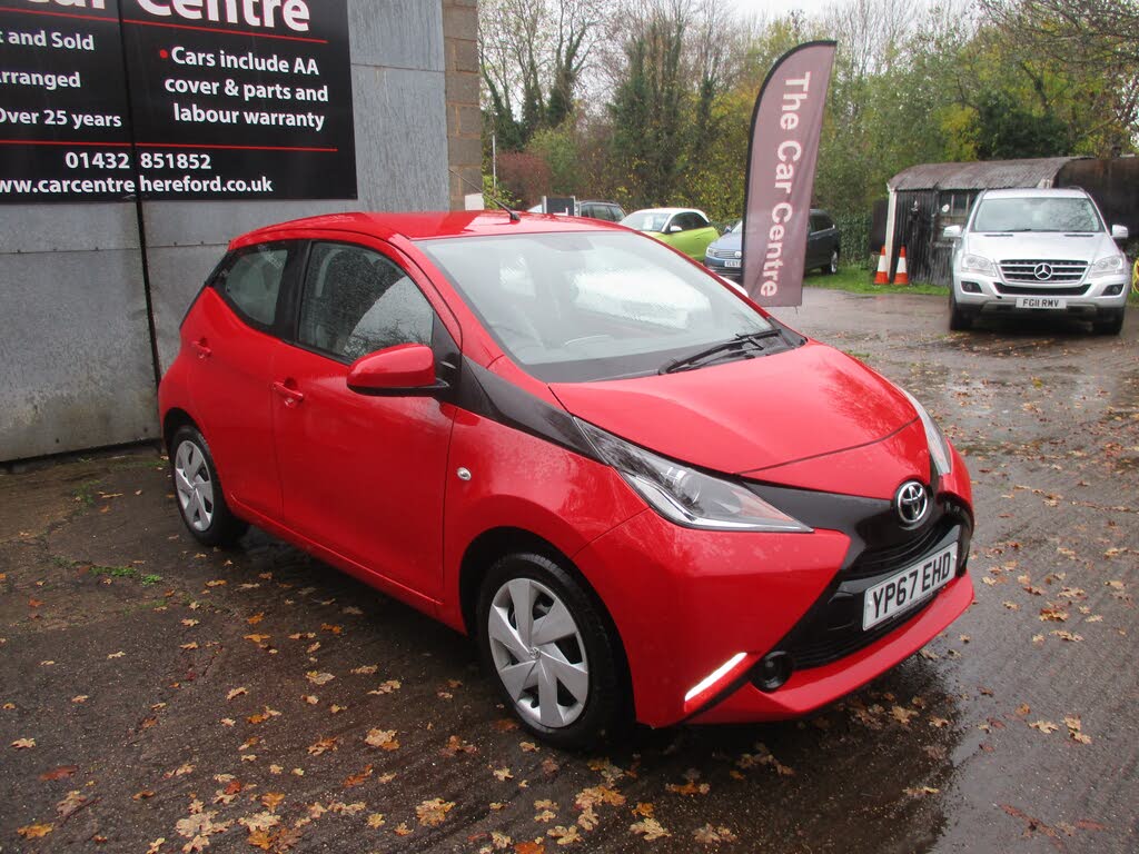 2017 Toyota AYGO 1.0 VVT-i x-play (71bhp) 5d