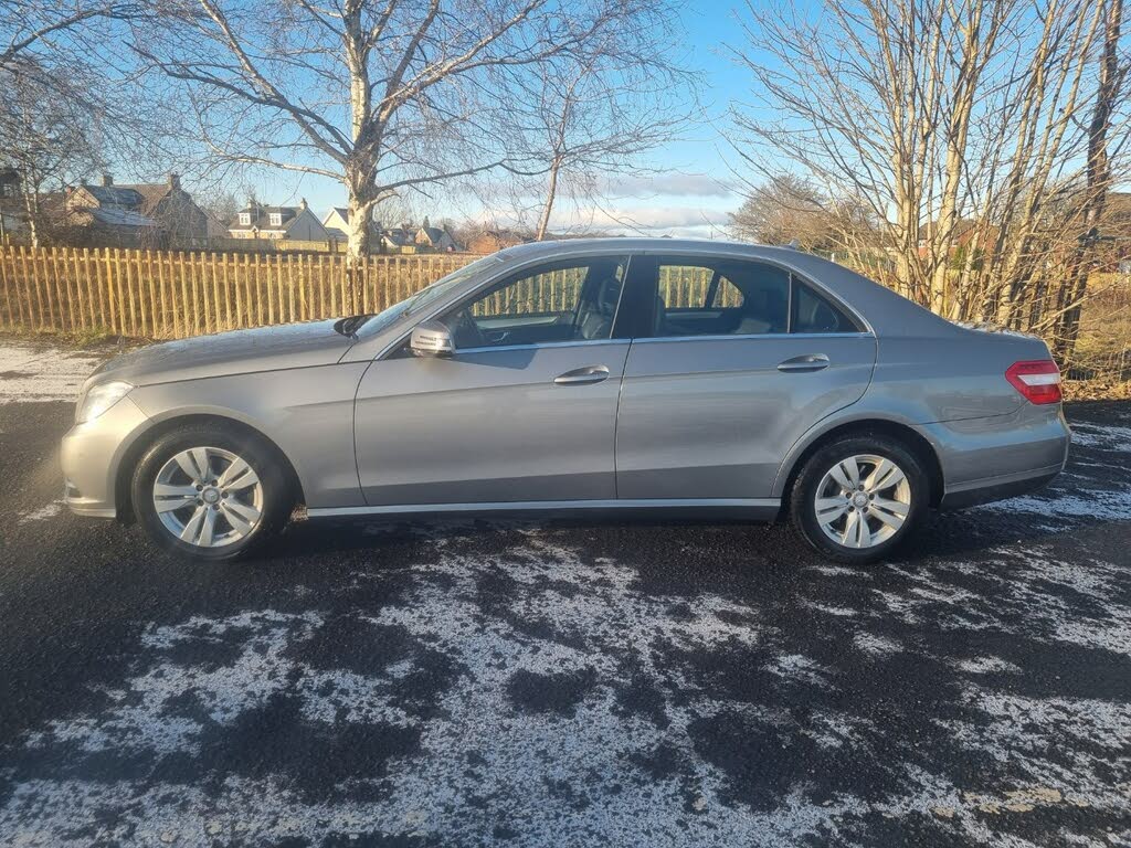 2012 Mercedes-Benz E-Class 2.1TD E220 CDI SE (175bhp) CDI BlueEFFICIENCY (s/s) Saloon 4d 2143cc 7G-Tronic Plus