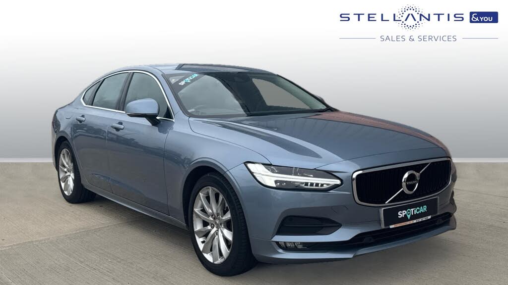 2020 Volvo S90 2.0 T4 Momentum Plus