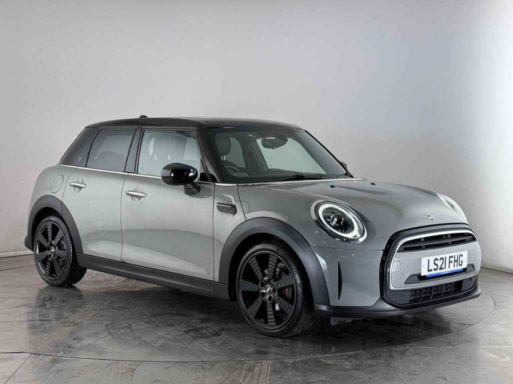 2021 MINI Mini 1.5 Cooper Exclusive Hatchback 5d Auto