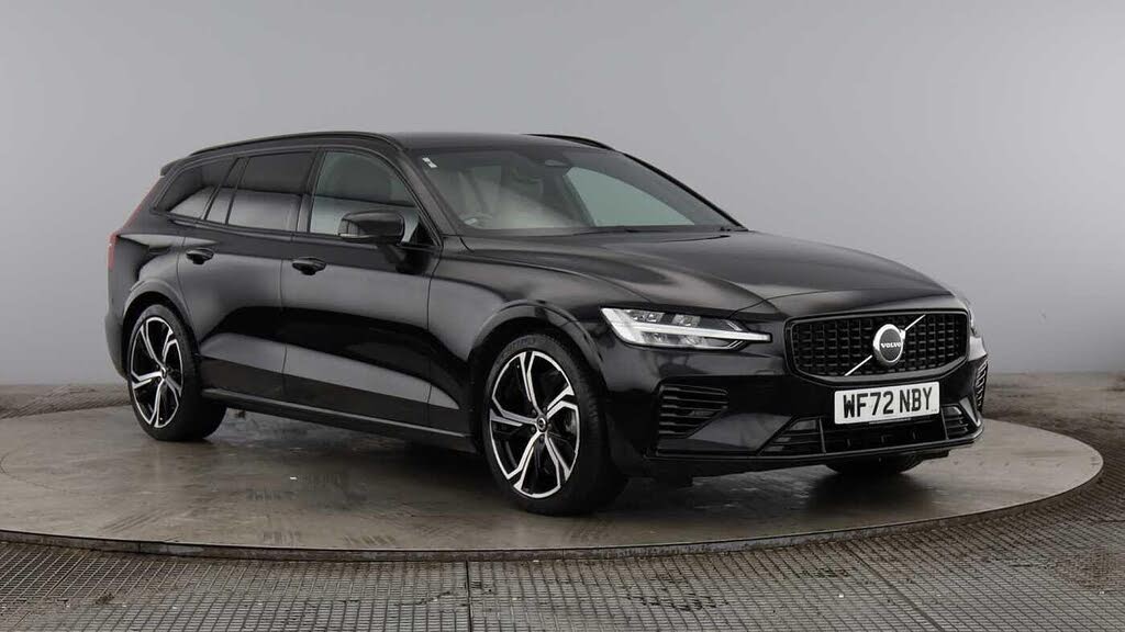 2022 Volvo V60 2.0 T6 Plus (Dark Estate