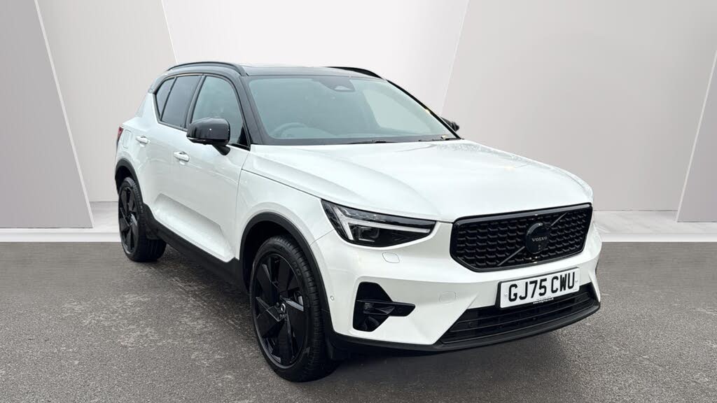 2025 Volvo XC40 2.0 B3 Ultra Black Edition