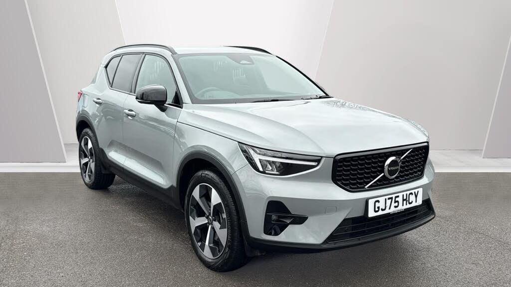 2025 Volvo XC40 2.0 B3 Plus Pro