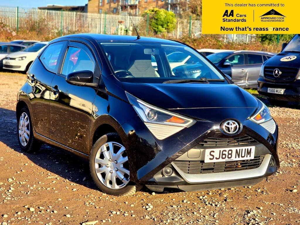 2018 Toyota AYGO 1.0 VVT-i x-play (71bhp) 5d x-shift