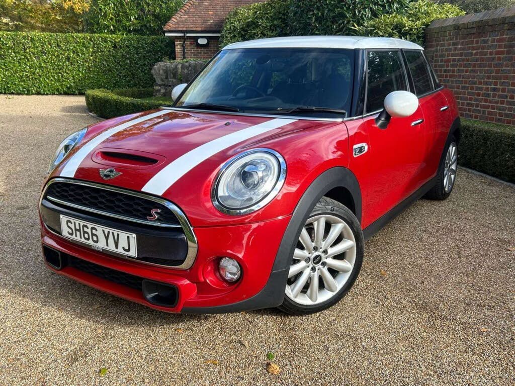 2016 MINI Mini 2.0 Cooper S (s/s) Hatchback 5d