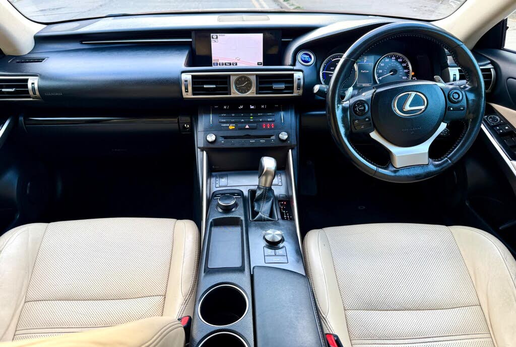 2014 Lexus IS 300h 2.5 Executive Edition