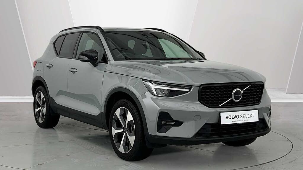 2025 Volvo XC40 2.0 B3 Plus Pro