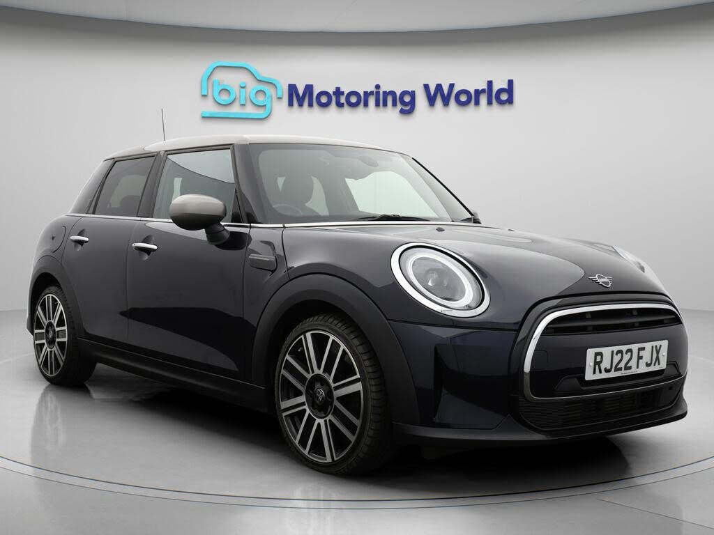 2022 MINI Mini 1.5 Cooper Exclusive Hatchback 5d