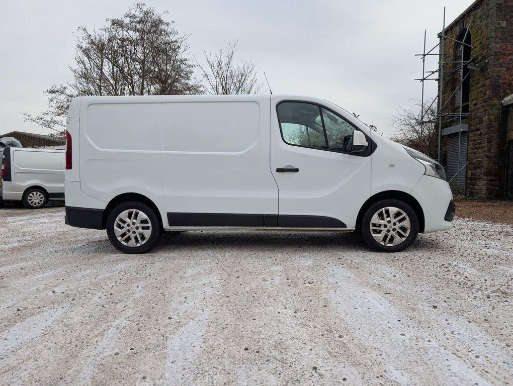 2016 Renault Trafic 1.6dCi SL27 120 Sport Nav Panel