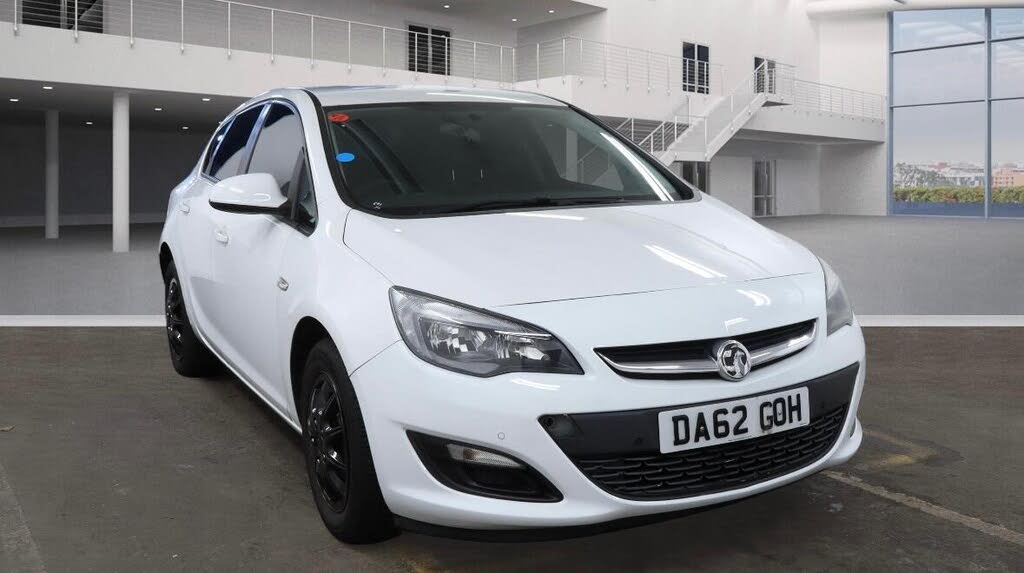 2012 Vauxhall Astra 1.6 Exclusiv Hatchback