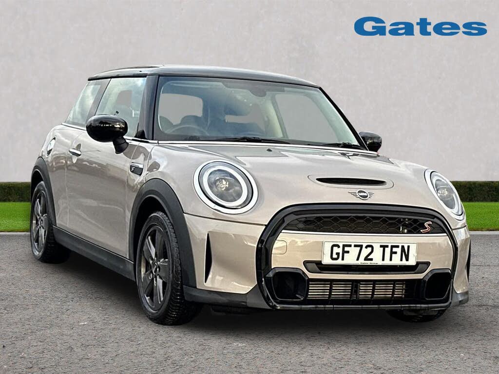2022 MINI Mini 2.0 Cooper S Classic (Premium) Hatchback 3d Auto