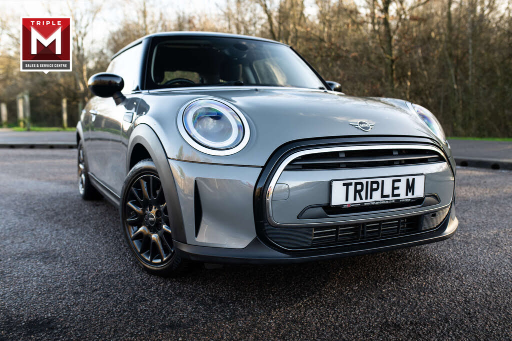 2022 MINI Mini 1.5 Cooper Classic Hatchback 3d