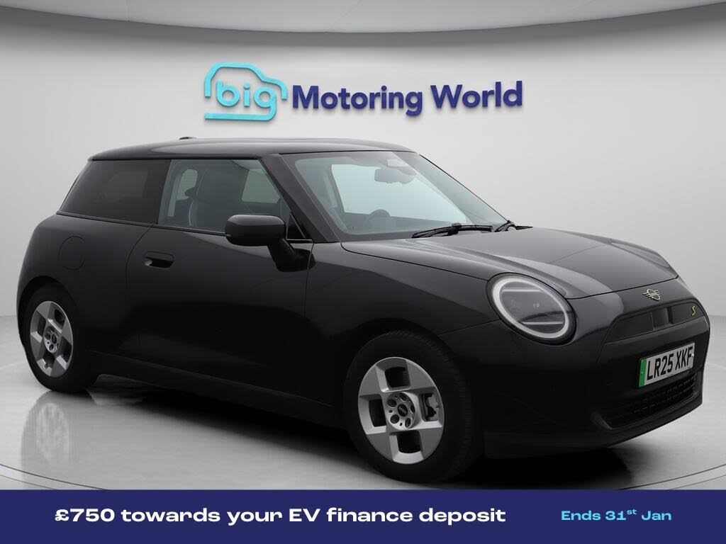 2025 MINI Mini E Cooper SE Classic (Level 2)