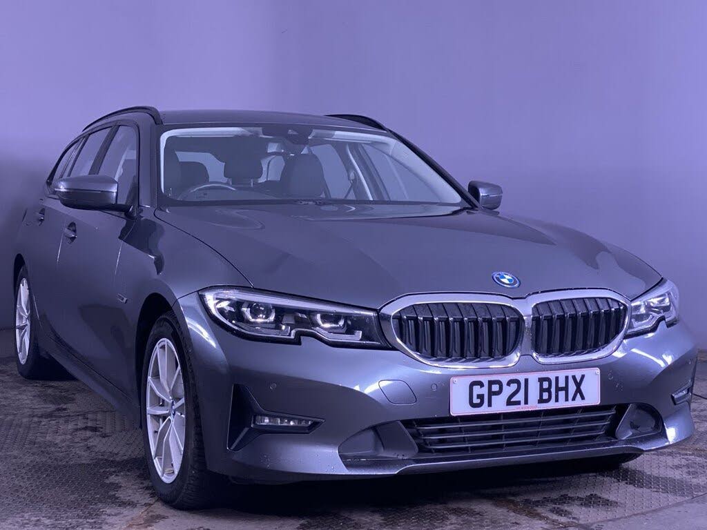 2021 BMW 3 Series 2.0 330e SE Pro Touring 5d