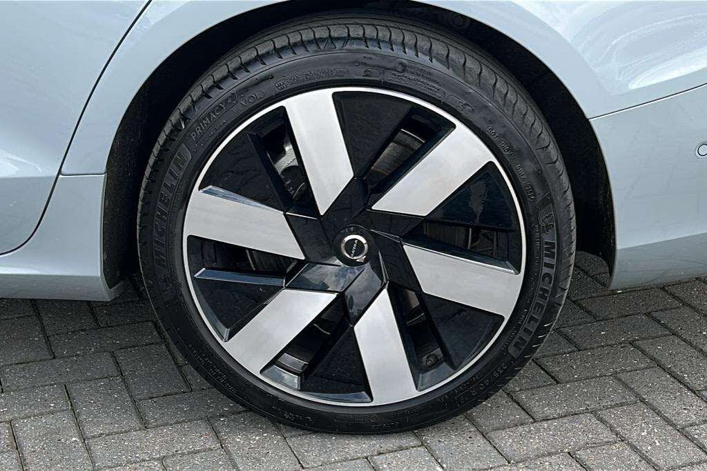 2024 Volvo V60 2.0 T8 Ultimate