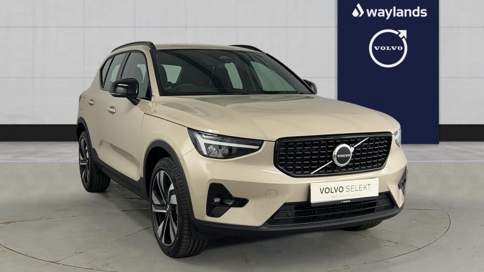 2025 Volvo XC40 2.0 B3 Plus