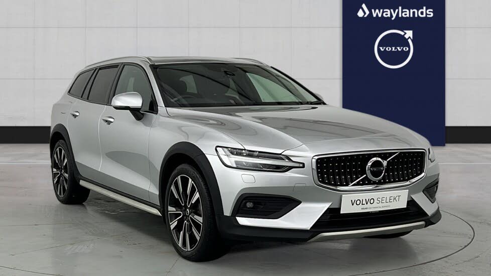 2022 Volvo V60 2.0 B5 Cross Country Ultimate Estate