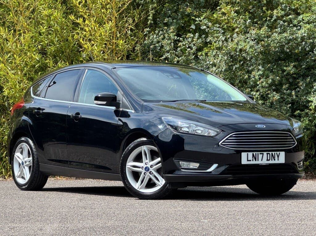 Black 2017 Ford Focus Estate Front-wheel drive Manual