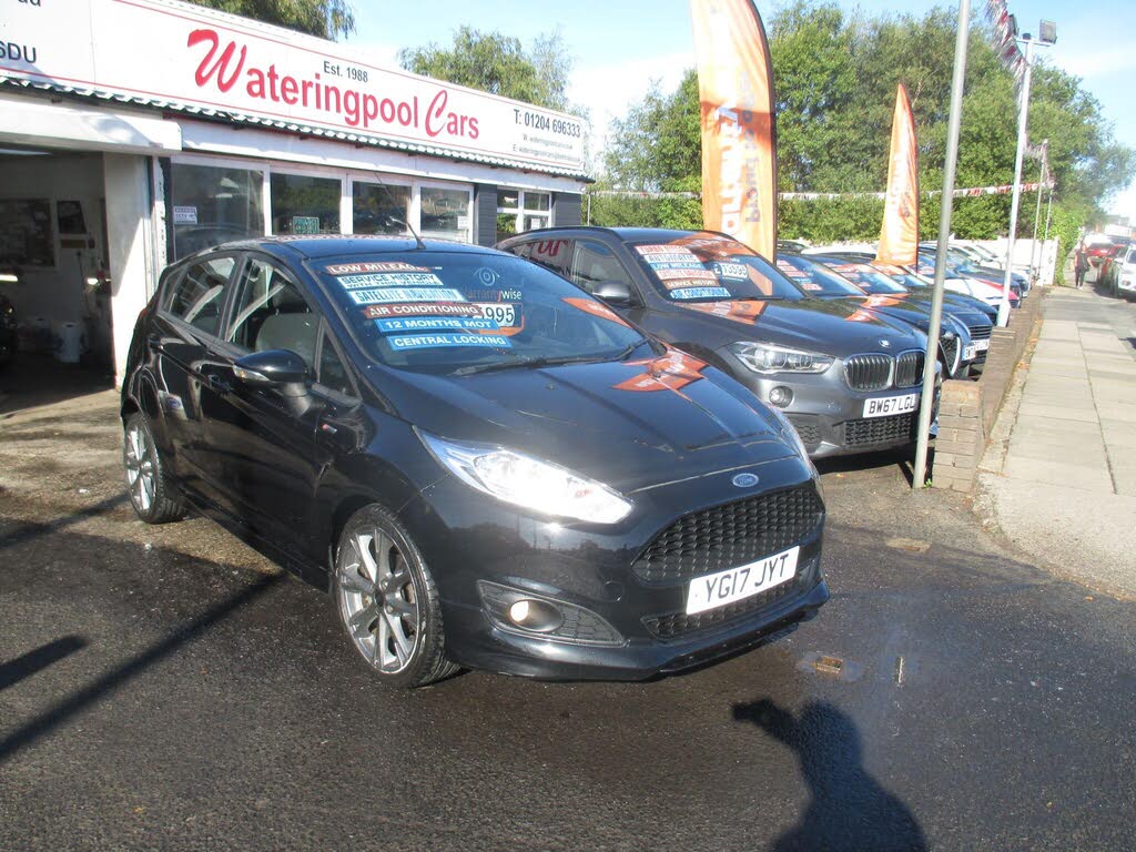 Black 2017 Ford Fiesta Hatchback Front-wheel drive Manual