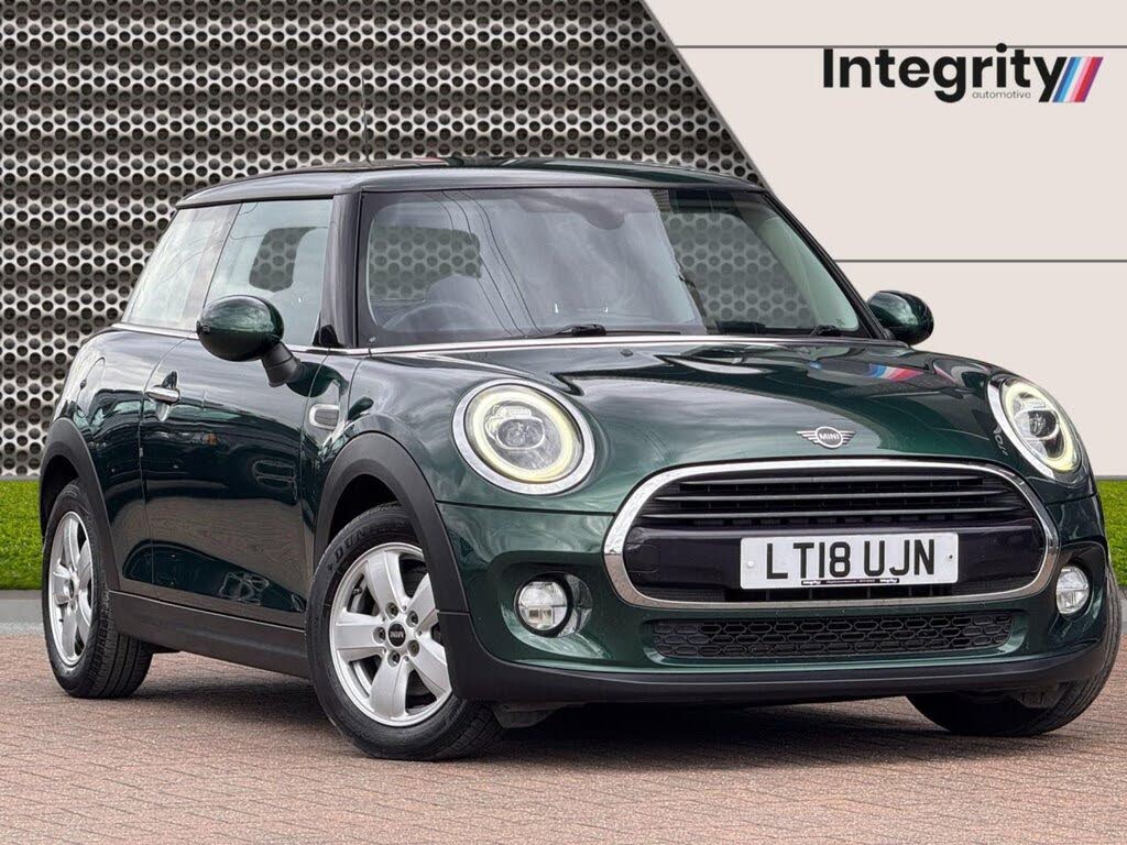 Green 2018 MINI Hatchback Hatchback Front-wheel drive Manual