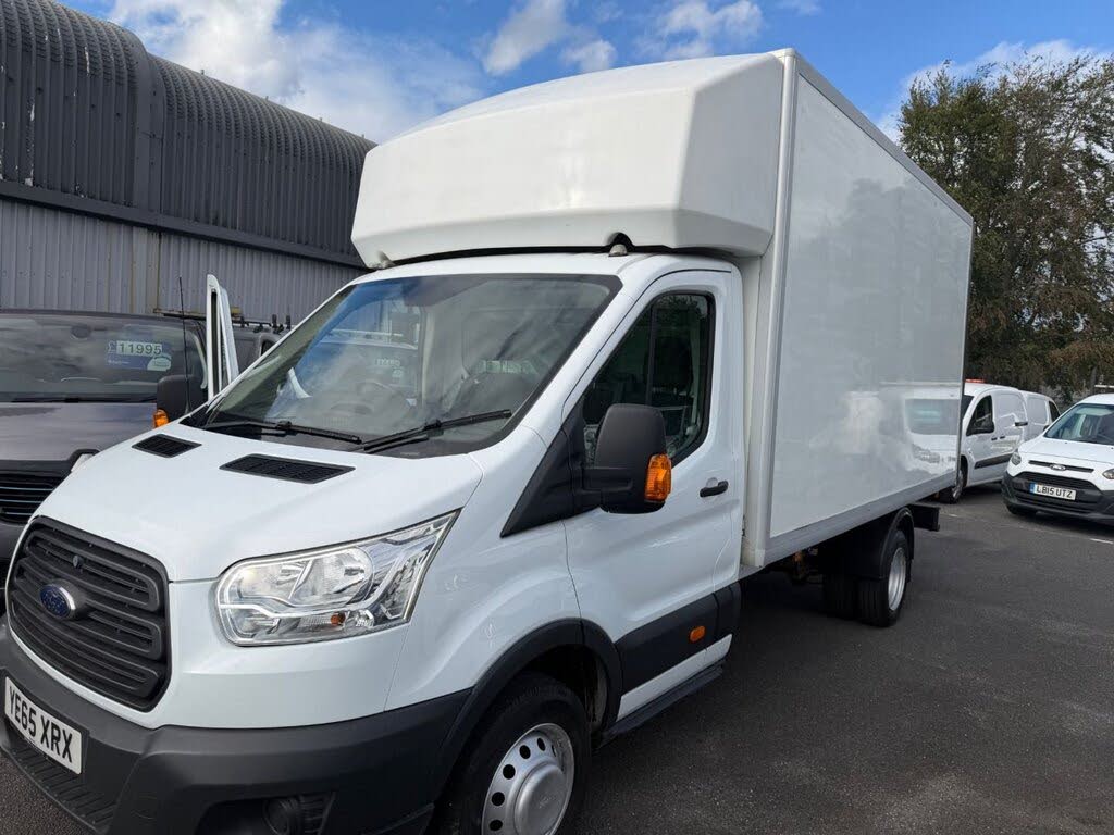 White 2015 Ford Transit Van Rear-wheel drive Manual