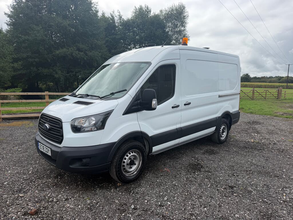 White 2018 Ford Transit Van Front-wheel drive Manual