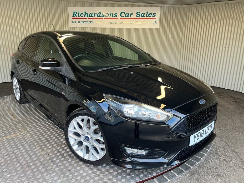 Black 2018 Ford Focus Estate Front-wheel drive Manual
