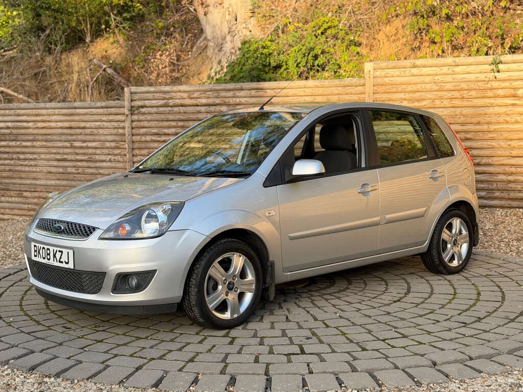 Silver 2008 Ford Fiesta Hatchback Front-wheel drive Manual