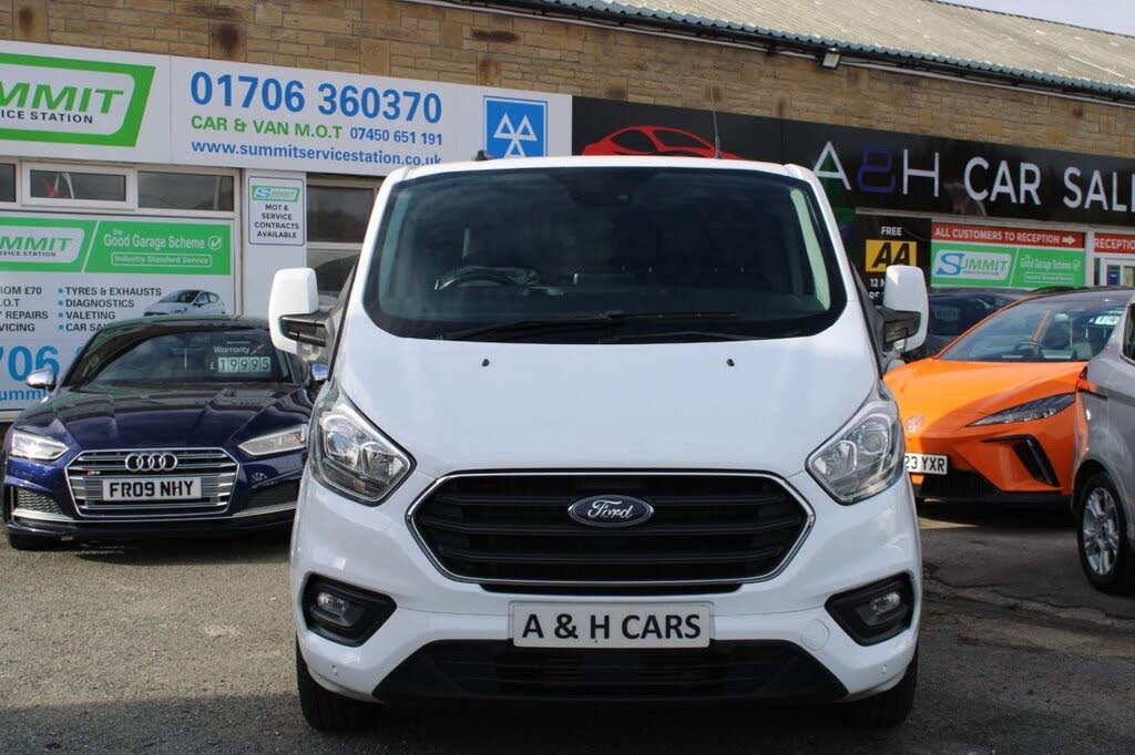 White 2020 Ford Transit Custom Van Front-wheel drive Manual