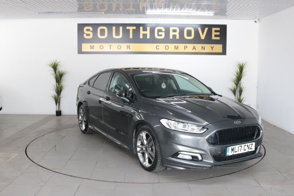 Grey 2017 Ford Mondeo Estate Front-wheel drive Manual