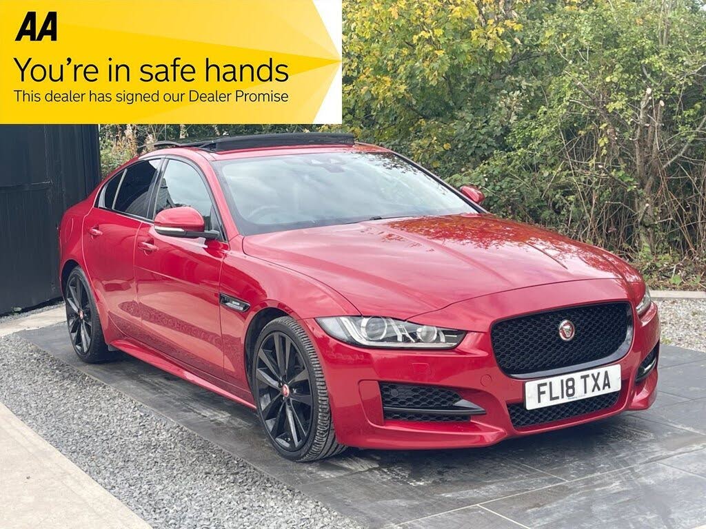 Red 2018 Jaguar XE Saloon Rear-wheel drive Automatic