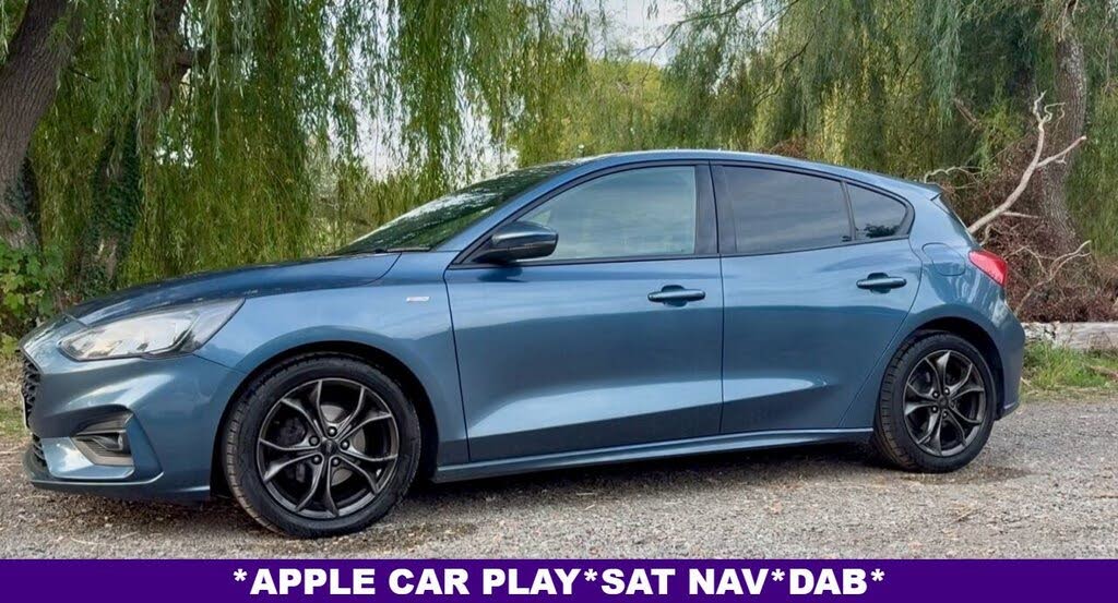 Blue 2018 Ford Focus Estate Front-wheel drive Manual
