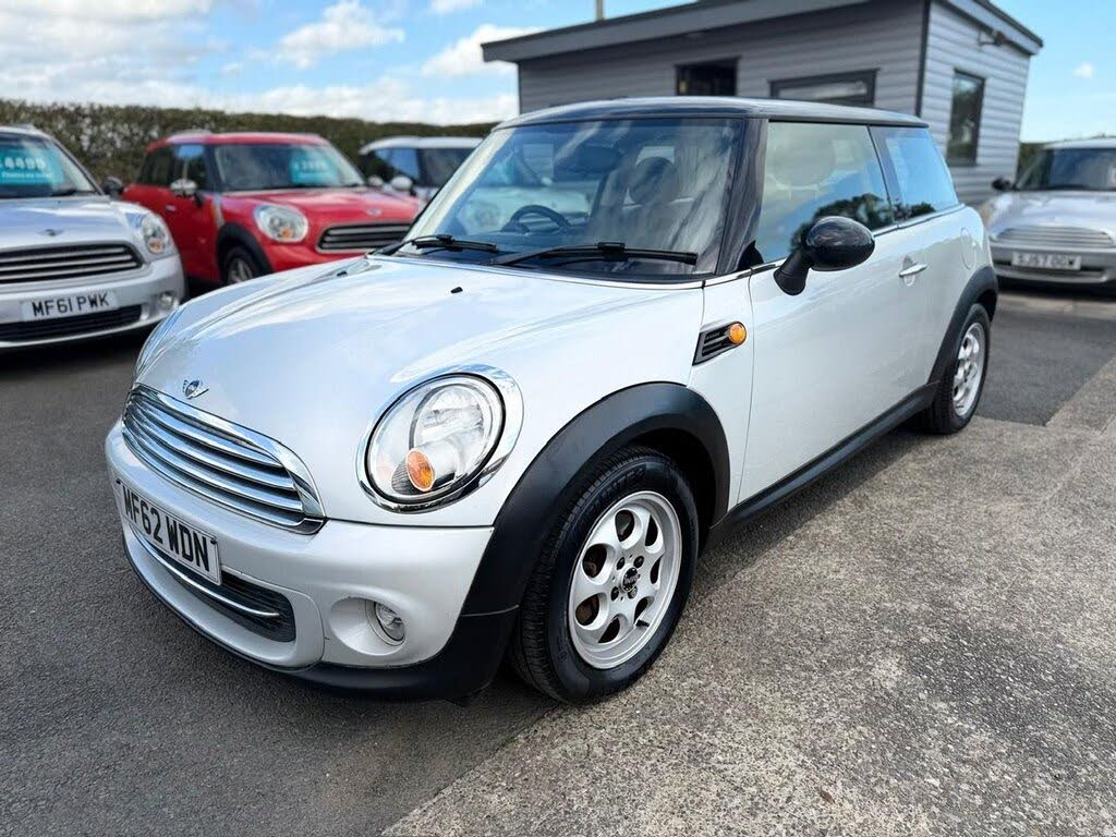Silver 2012 MINI Hatchback Hatchback Front-wheel drive Manual