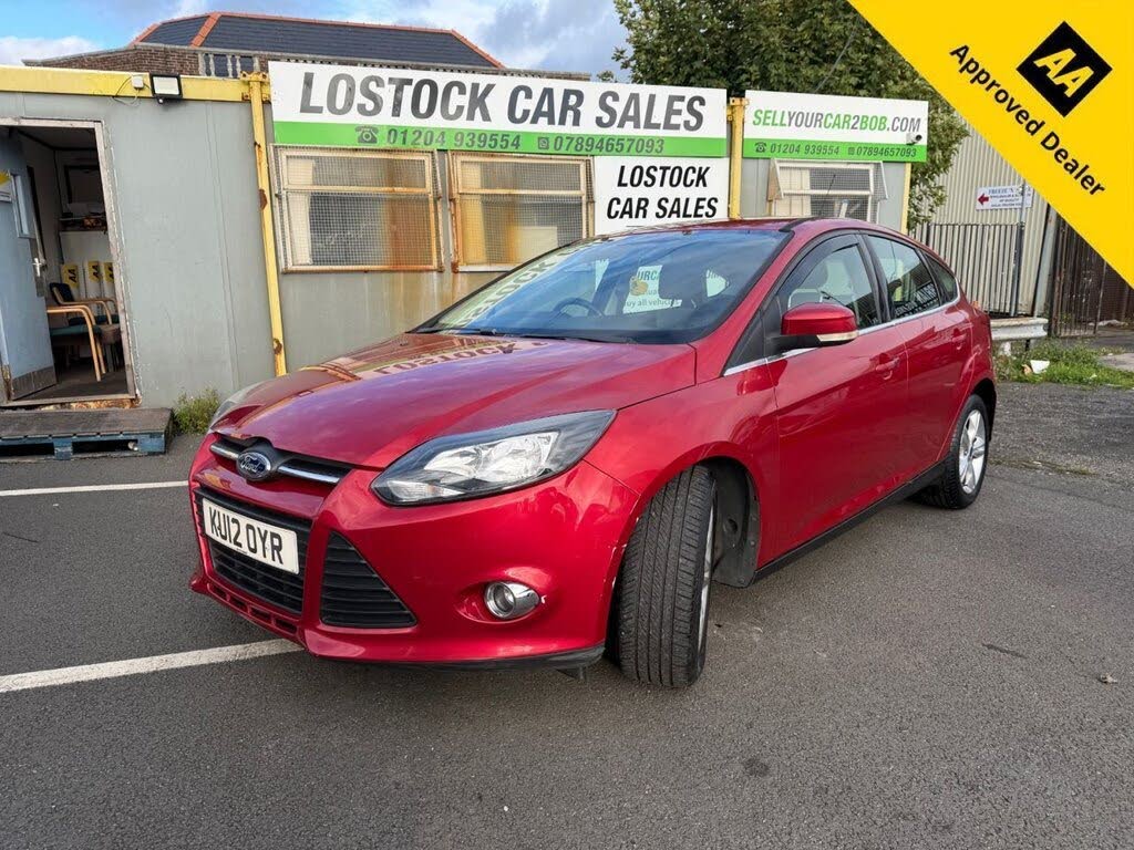 Red 2012 Ford Focus Estate Front-wheel drive Manual