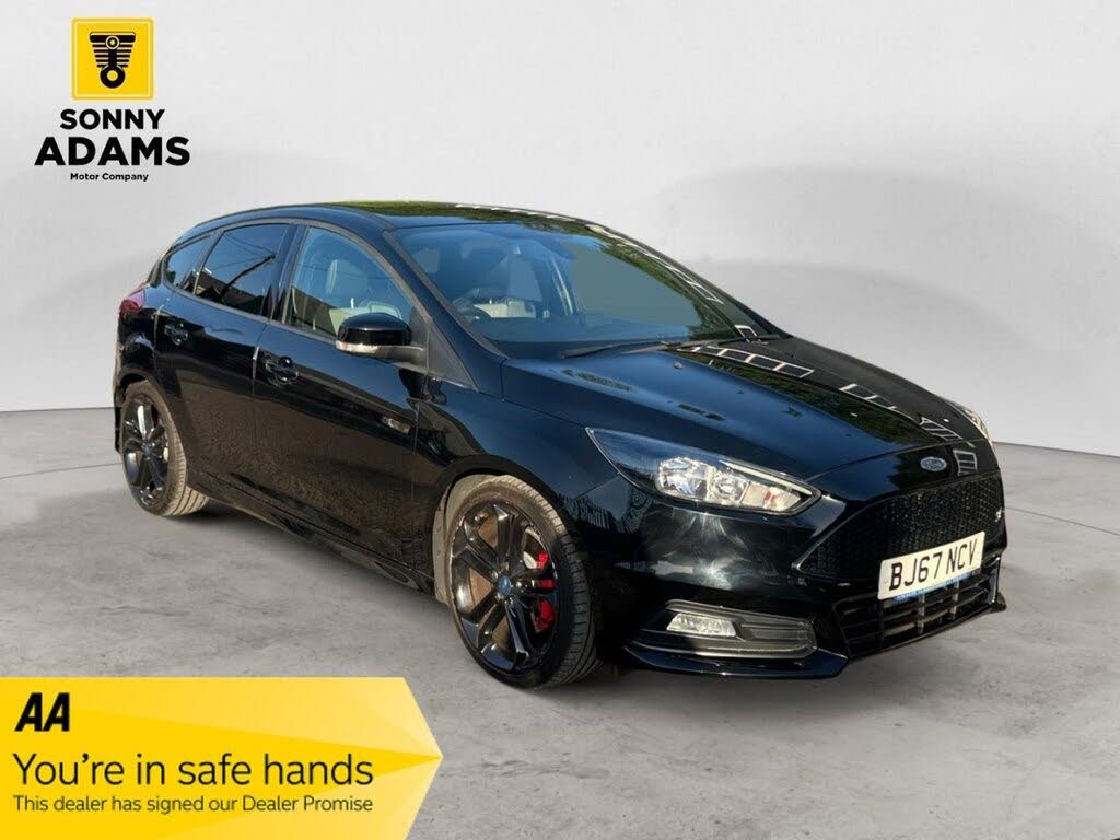 Black 2018 Ford Focus Estate Front-wheel drive Manual