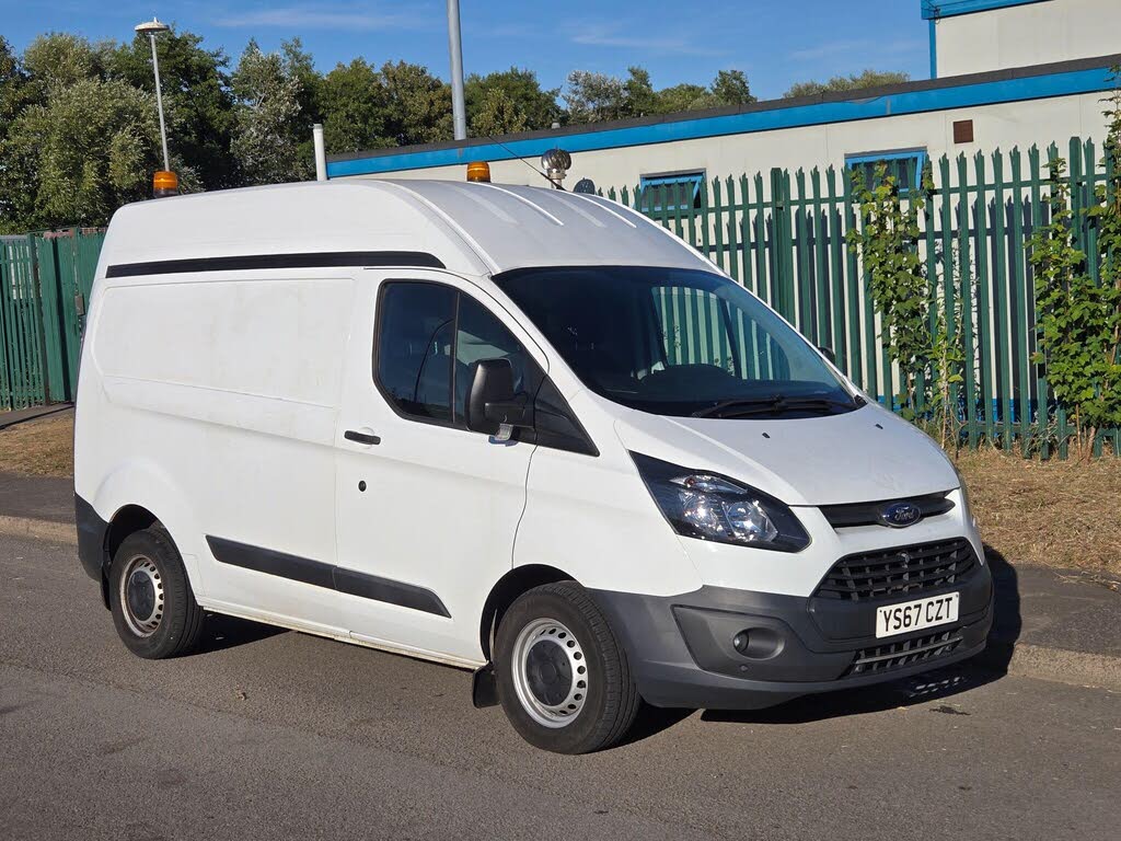 White 2017 Ford Transit Custom Van Front-wheel drive Manual