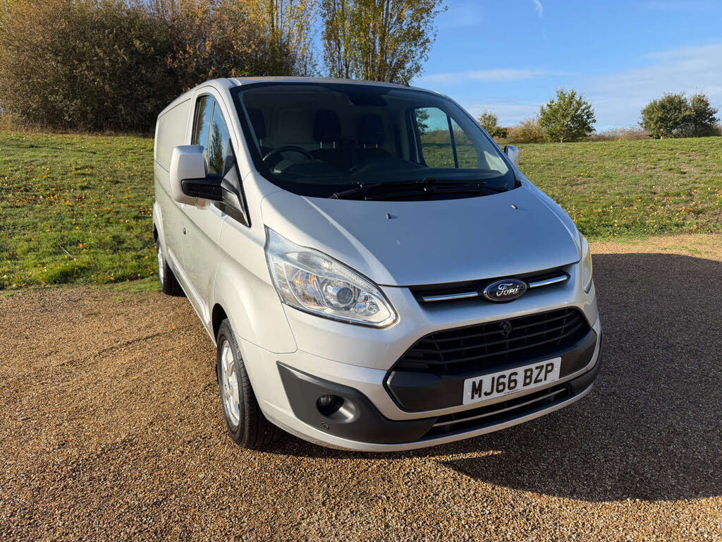 Silver 2016 Ford Transit Custom Van Front-wheel drive Manual